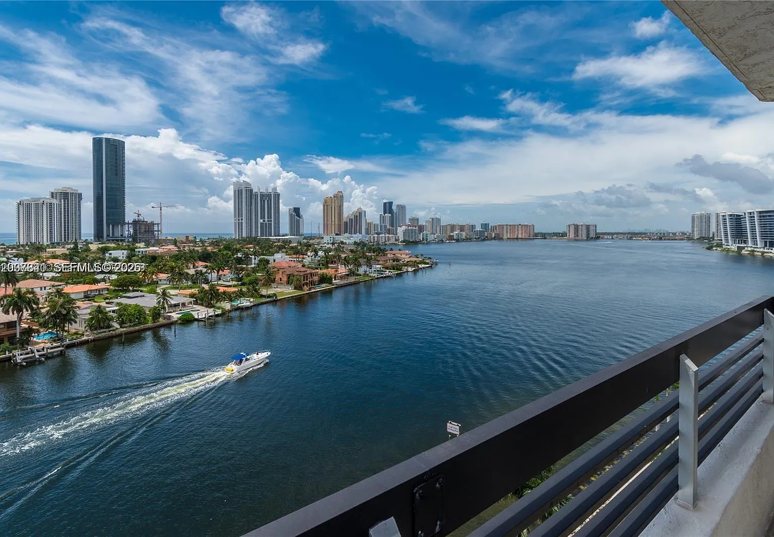 Mystic Pointe Condo No Th — Photo 1