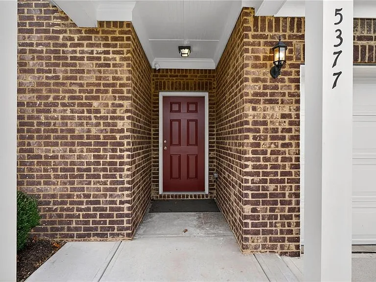 5377 Fountain Head Ln — Photo 4