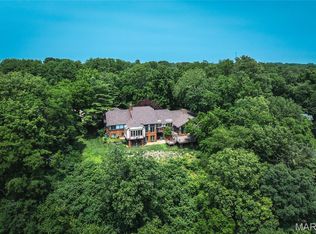 3401 Riverview Ct, Godfrey, IL 62035