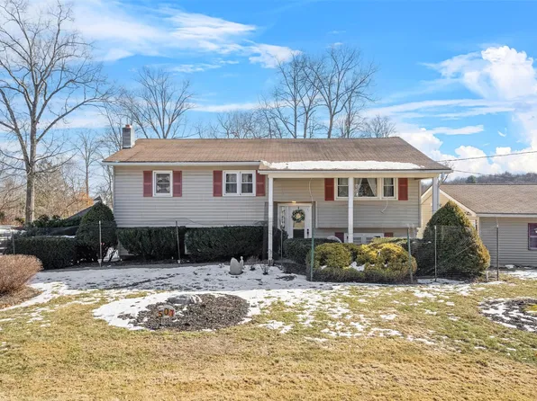 507 County Route 50, New Hampton, NY 10958