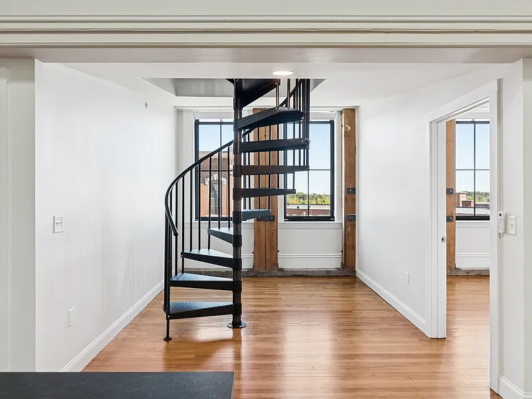 129 Main St #302 — Photo 19
