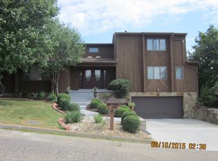 6 Fieldcrest Dr, Wheeling, WV 26003