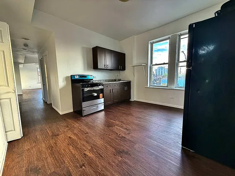 5720 W Cermak Rd #2F — Photo 10