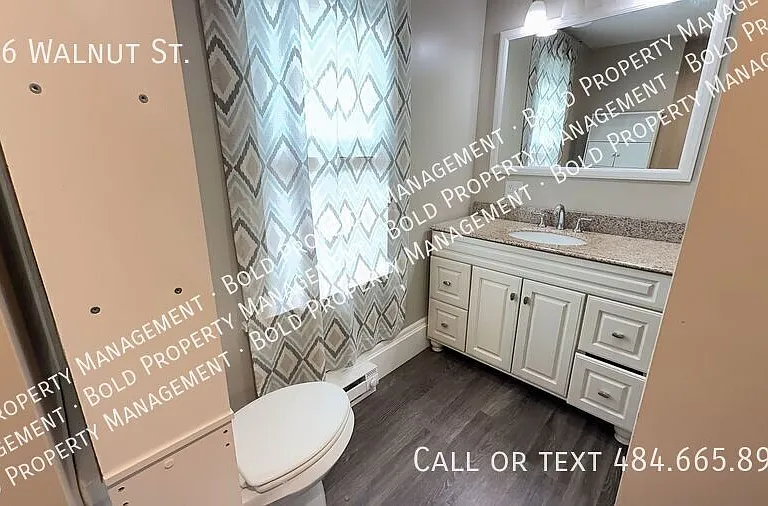 906 Walnut St — Photo 9
