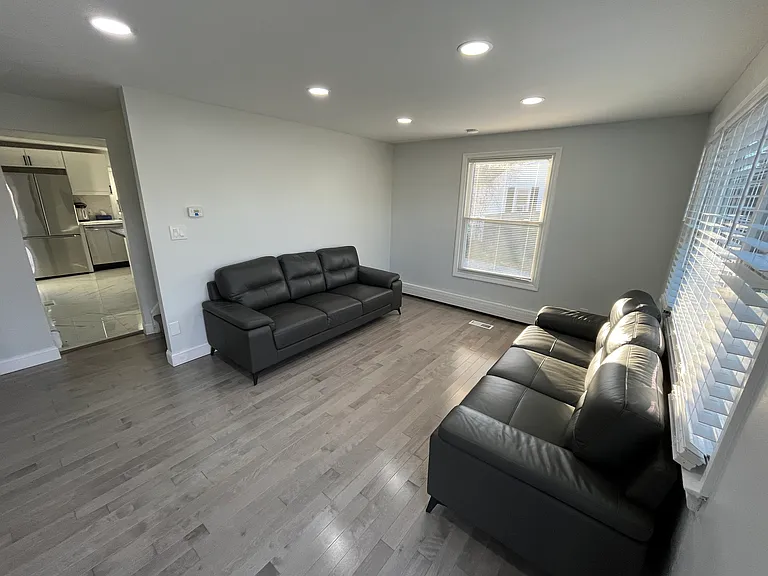 324 Fairfield Ave — Photo 6