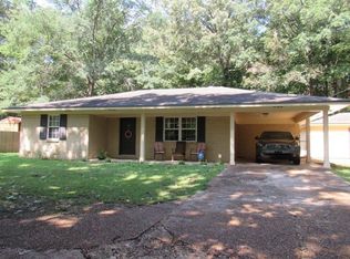 1459 Wooded Dr, Grenada, MS 38901