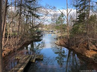 5101 Mallard Cv, Sherrills Ford, NC 28673