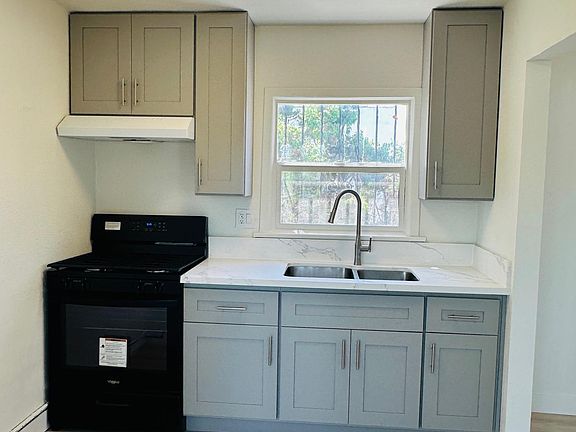 2nd image of 3767 S Saint Andrews Pl