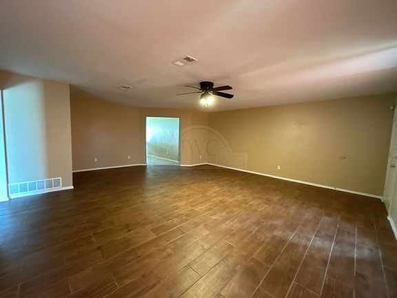 3rd image of 2613 Traverse Dr