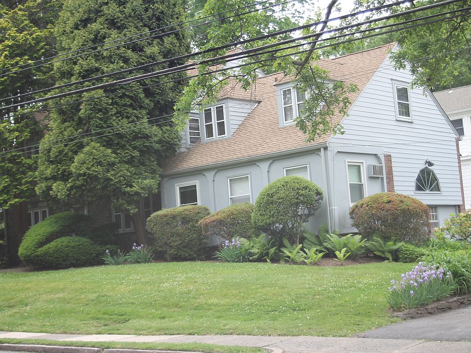 2nd image of 19 W Levering Mill Rd