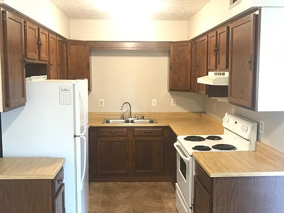 4th image of 210 Courchelle Dr