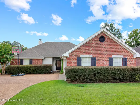 201 Edgewater Branch Dr, Brandon, MS 39042