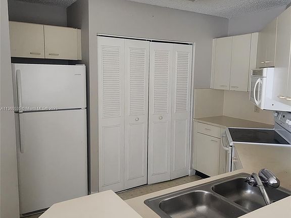 4th image of 6272 NW 186th St APT 315