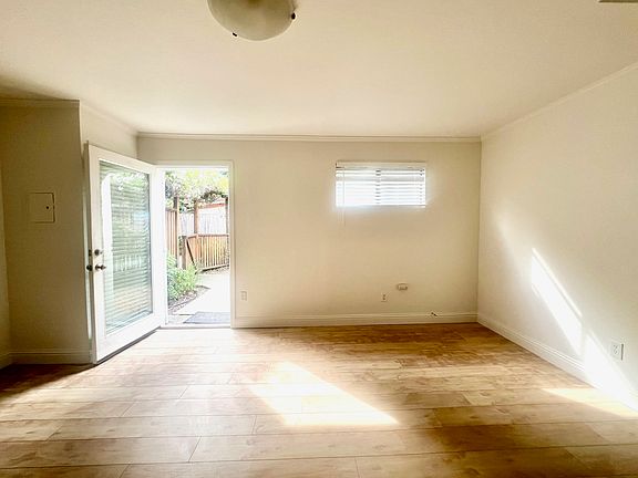 2nd image of 215 Iowa St APT D