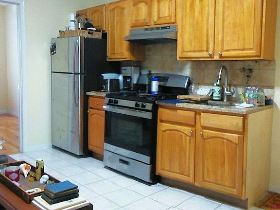 3rd image of 256 E 125th St APT 12