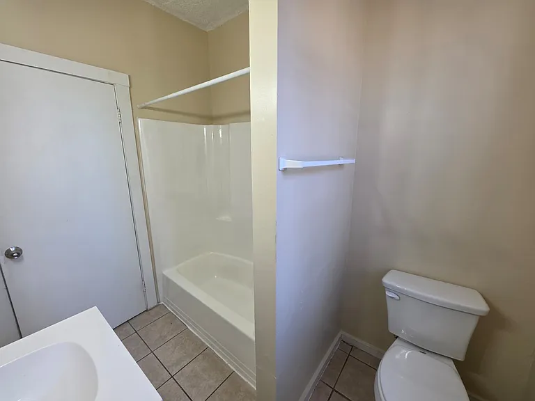 33 Dickerman St #4A — Photo 3