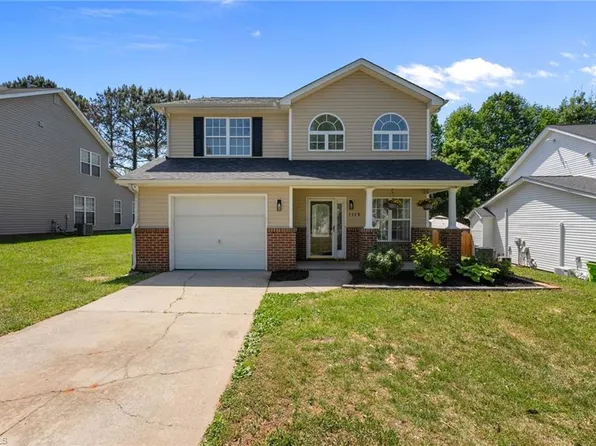 1119 Briarwood Dr, Mebane, NC 27302