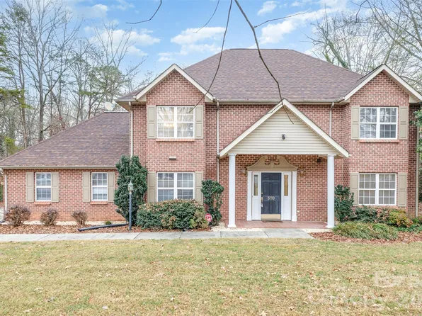 570 29th Avenue Dr NW, Hickory, NC 28601