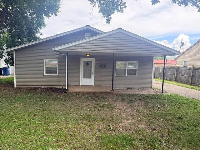 1012 Geraldine Ave — Photo 1