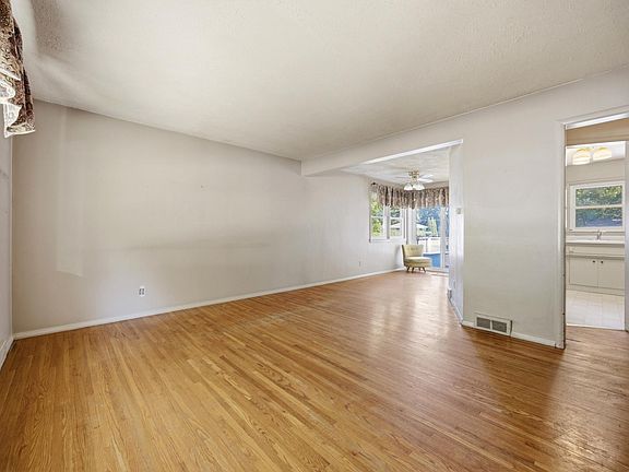 5th image of 1102 1st St S