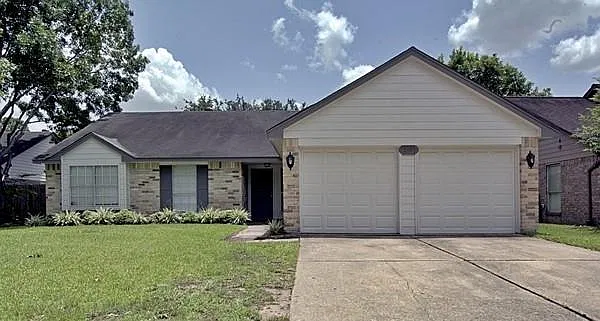 4 bed, 2.0 bath, 1662 sqft, $2,100 — Photo 3