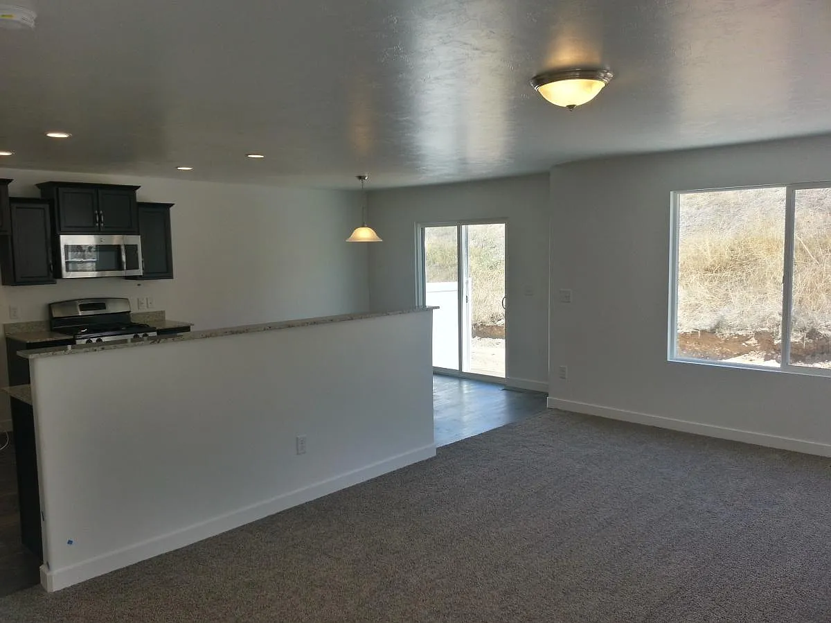 Building Photo - 15111 S Gallant Dr