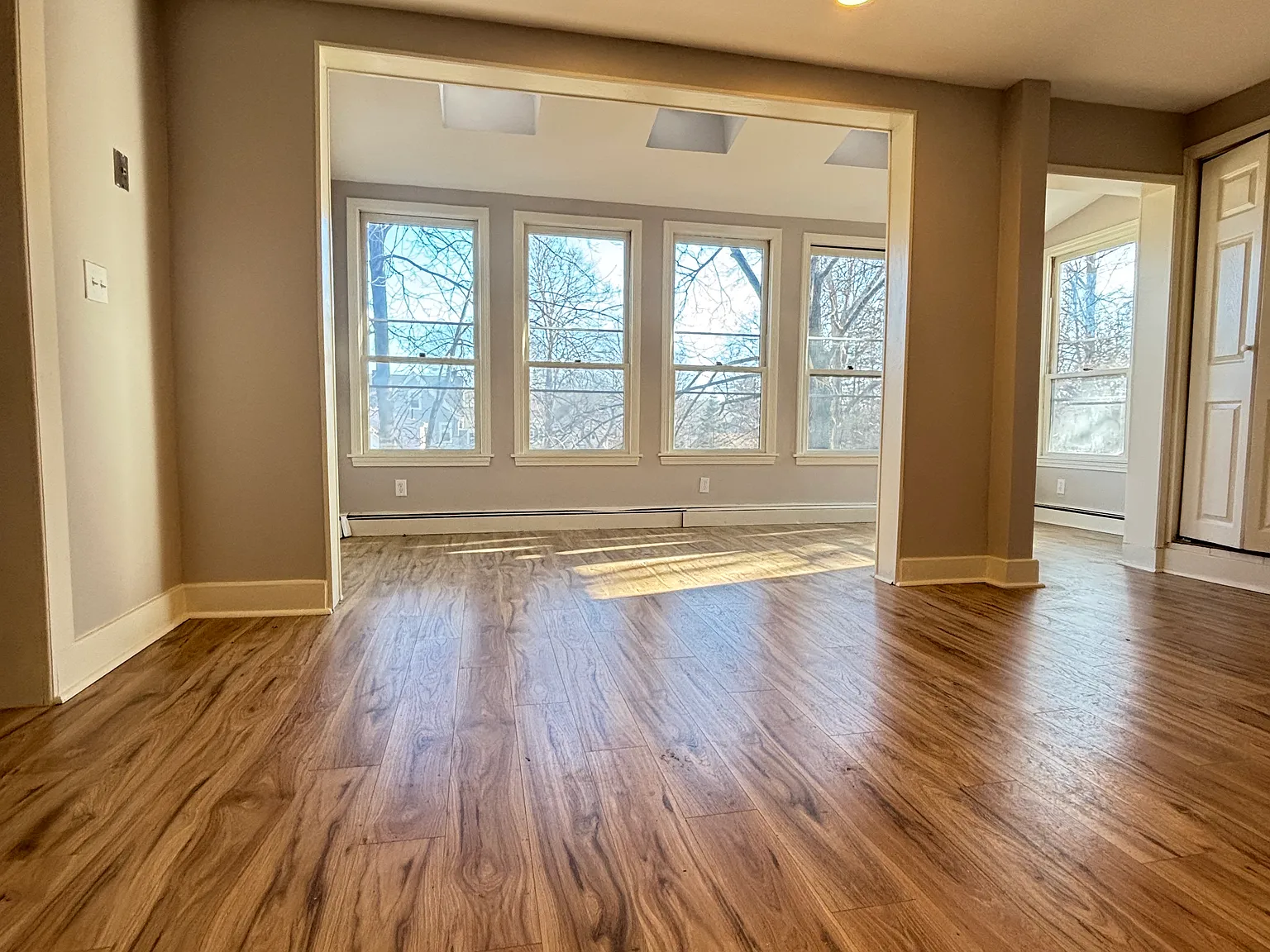 3 bed, 1.5 bath, 1250 sqft, $3,300 — Photo 4