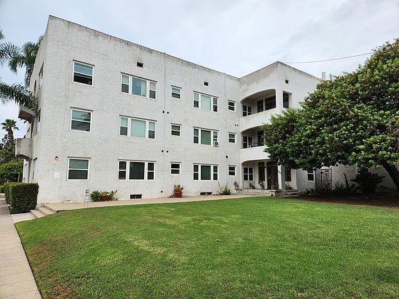 2nd image of 302 Thorn St APT 4