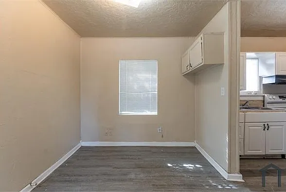 912 SW 35th St — Photo 11