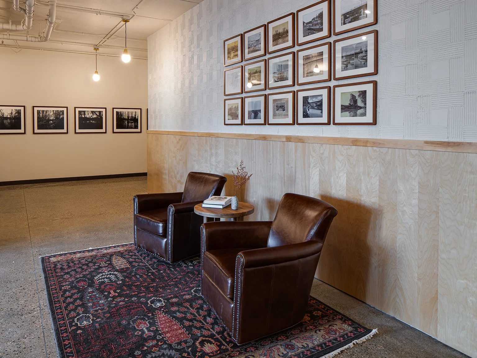 Riverhouse Apartments — Photo 2