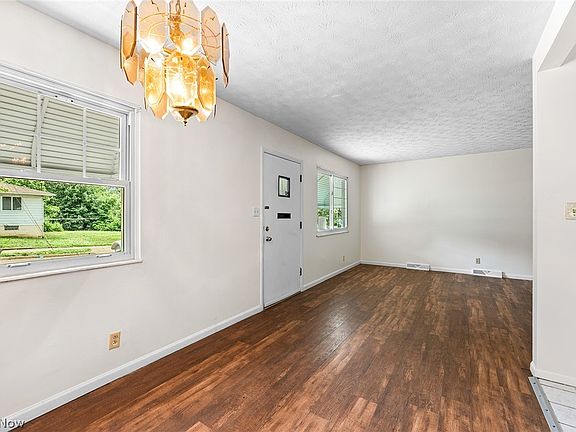 5th image of 1163 Tonawanda Ave