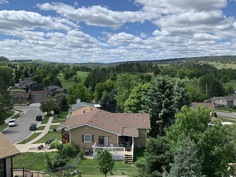 2705 Tomahawk Dr — Photo 3