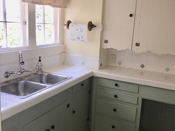 5th image of 4301 NE 12th Ave