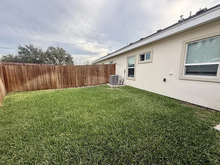 5601 Puffin Ave #1 — Photo 13