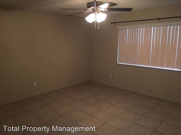 4th image of 3032 W Tulare Ave