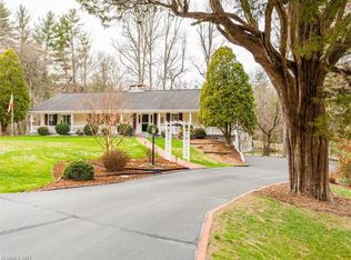 107 Prestwick Dr, Hendersonville, NC 28791