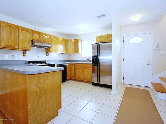 3rd image of 1235 Mason Ave