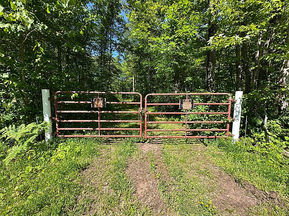 3rd image of 89225 Little Oak Lake Rd
