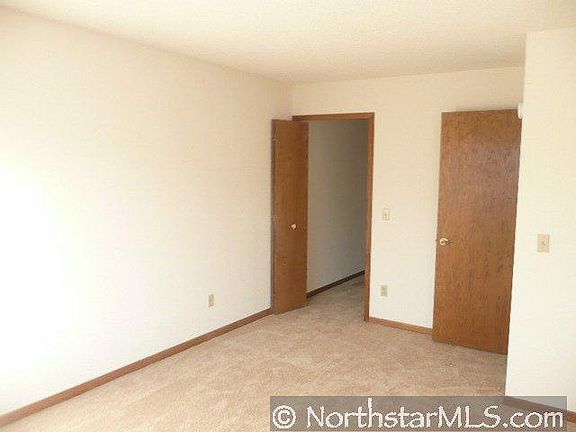 5th image of 2047 Park Drive N