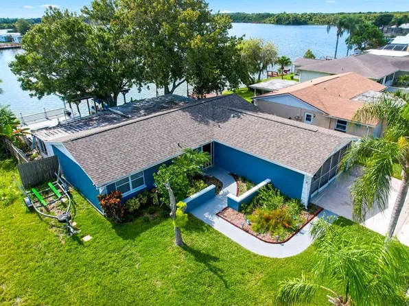 2026 Society Dr, Holiday, FL 34691