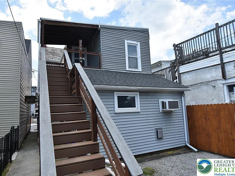 215 Cattell St #2 — Photo 2