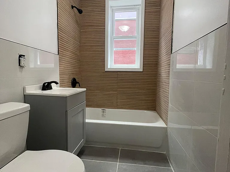 934 Pavonia Ave #4 — Photo 5