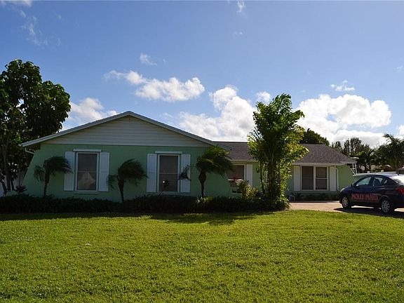 4th image of 8742 SE Sandcastle Circle