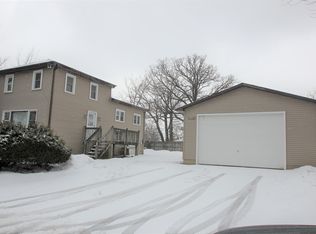 18952 W Oak Ave, Mundelein, IL 60060