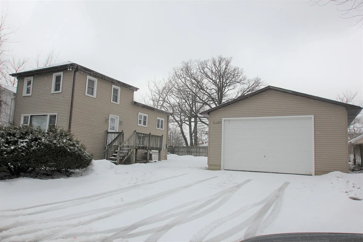 18952 W Oak Ave photo 1
