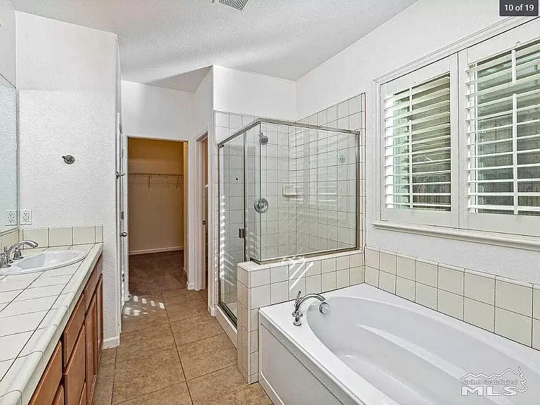 2060 Angel Ridge Dr — Photo 10