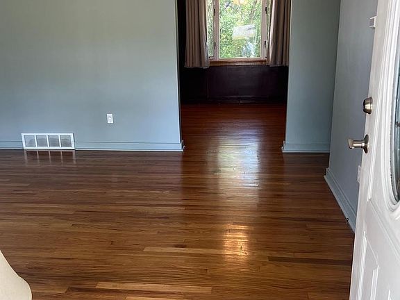 4th image of 301 Berryhill Rd