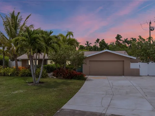 6219 Saint Andrews Cir N, Fort Myers, FL 33919