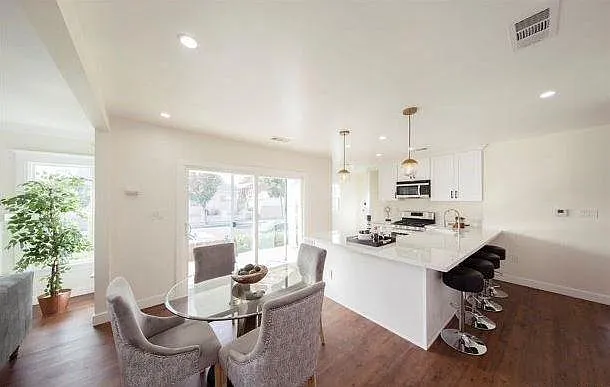 4279 Walton Ave — Photo 5