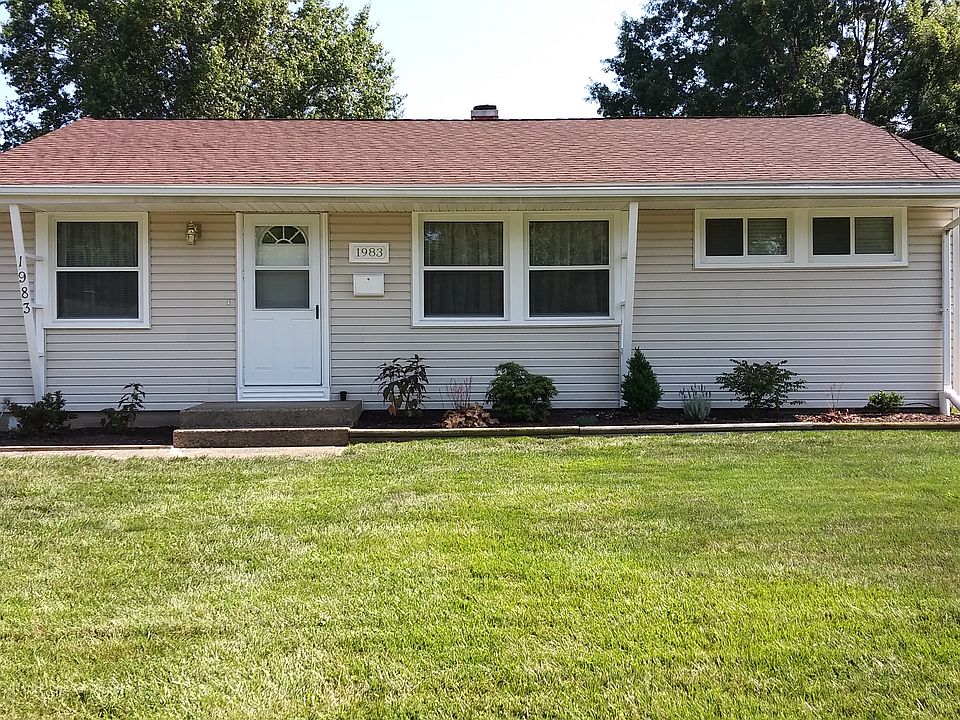 1st image of 1983 Stewart Dr NW